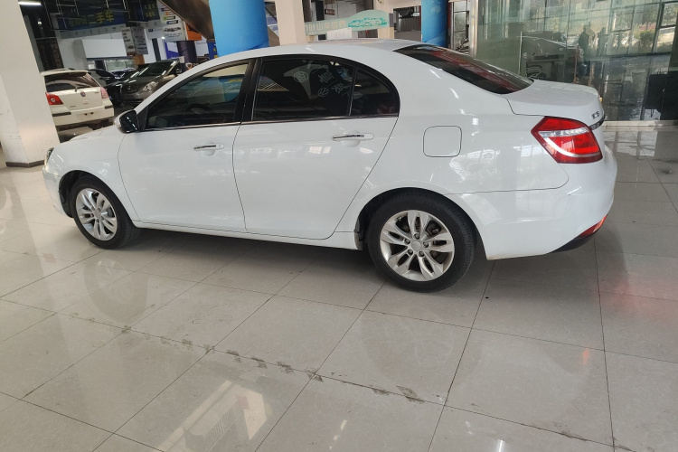 吉利汽车 帝豪 2016款 三厢 1.5L 手动向上版车身外观4