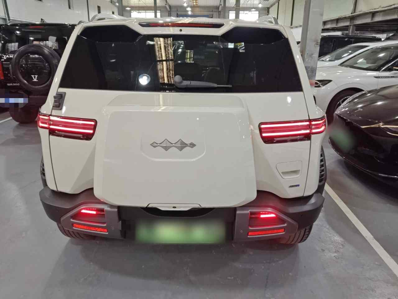 方程豹 钛3 2025款 501KM 后驱Ultra版(3)