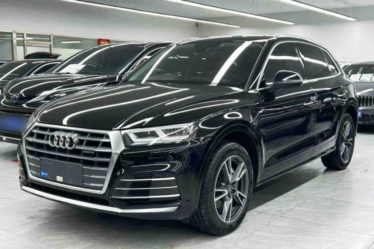 奥迪Q5L 2020款 40 TFSI 荣享时尚型车身外观1