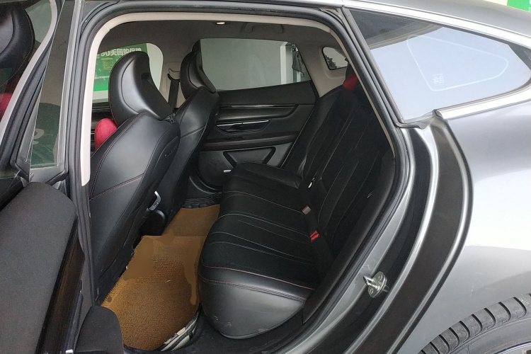 小鹏P7 2020款 670N中控内饰7004