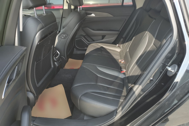 红旗H5 2022款 经典款 1.8T 自动智联旗领版中控内饰21