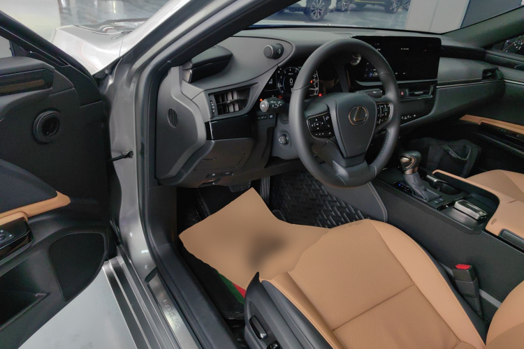 雷克萨斯ES 2022款 200 卓越版中控内饰20