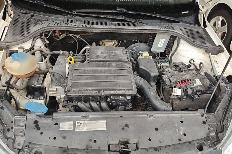 大众 桑塔纳 2016款 1.6L 自动风尚版机舱底盘24