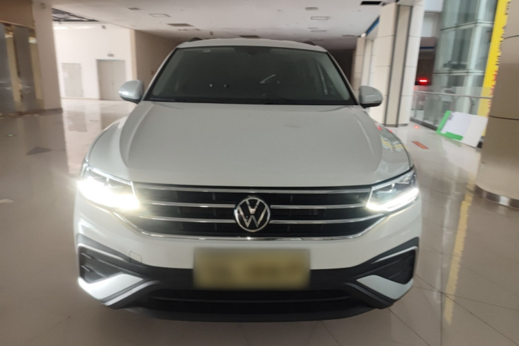 大众 途观L 2023款 330TSI 自动两驱舒享版车身外观2