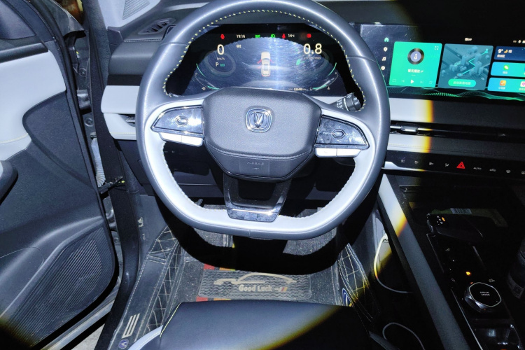 长安CS75 PLUS 2023款 第三代 1.5T 自动尊贵型中控内饰13