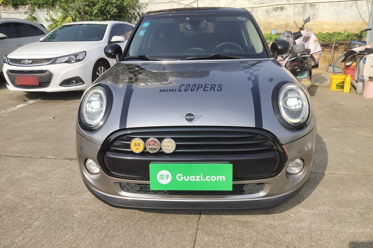 MINI 2018款 1.5T COOPER 经典派 五门版车身外观2