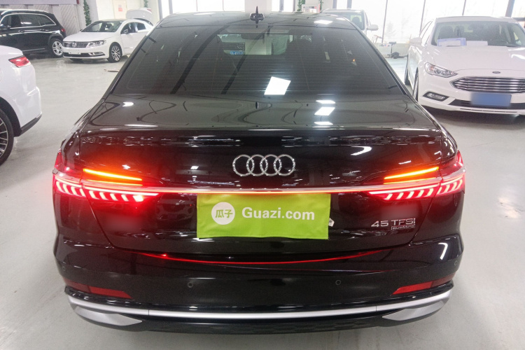 奥迪A6L 2023款 改款 45 TFSI quattro 尊享动感型车身外观6