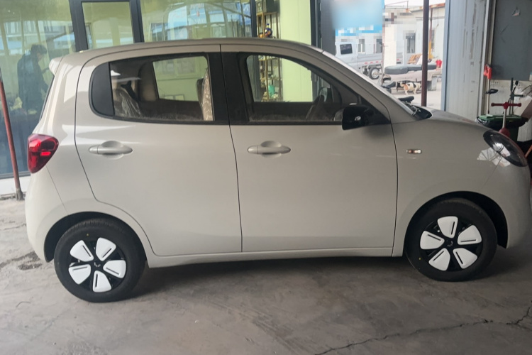 五菱汽车 宏光MINIEV 2025款 四门版 进阶款车身外观6002