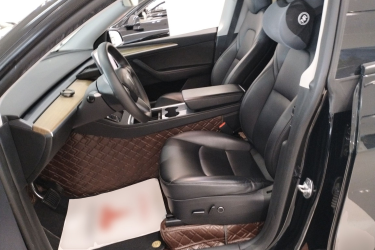 特斯拉 Model Y 2023款 长续航全轮驱动版中控内饰19