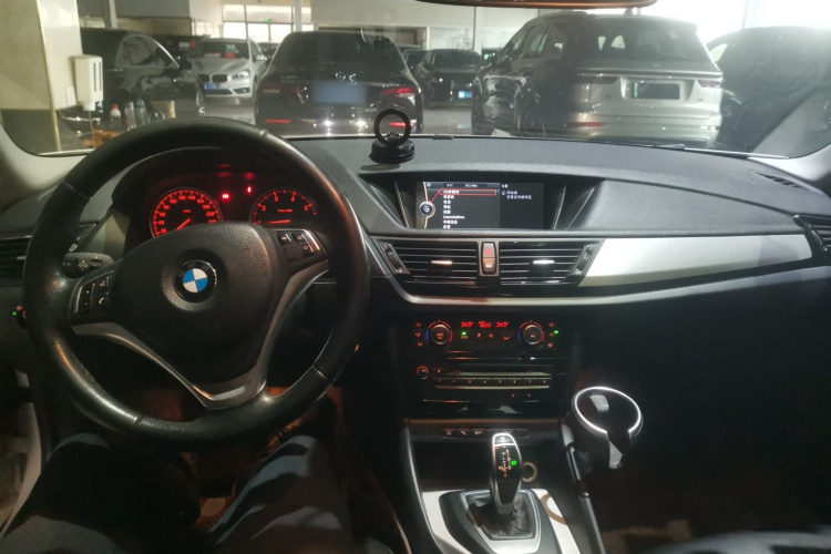 宝马X1 2014款 sDrive18i 领先型中控内饰12