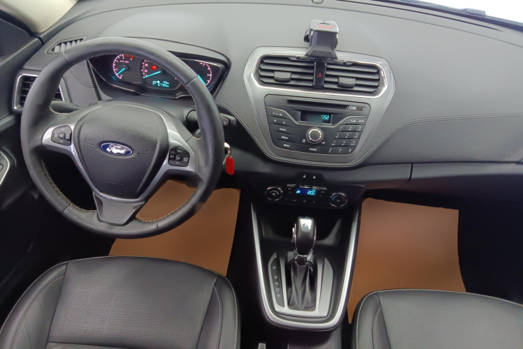 福特 福睿斯 2015款 1.5L 自动时尚型中控内饰12