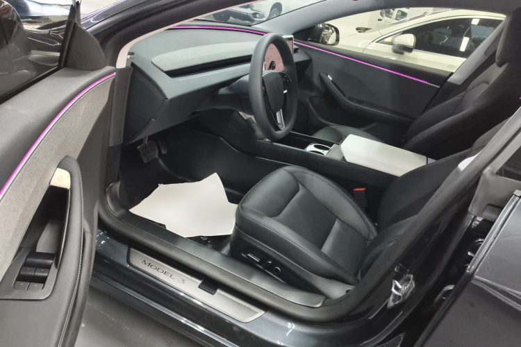 特斯拉 Model 3 2023款 后轮驱动版中控内饰20