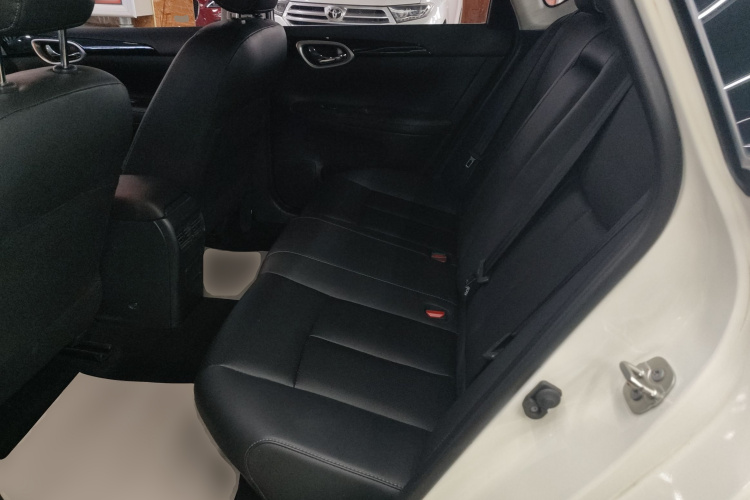 日产 轩逸 2022款 经典 1.6XL CVT豪华版中控内饰21