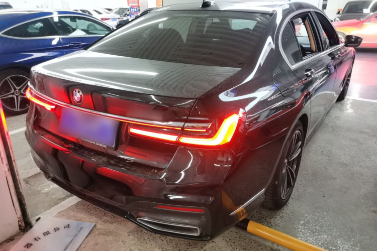 宝马7系 2019款 改款 730Li M运动套装车身外观7