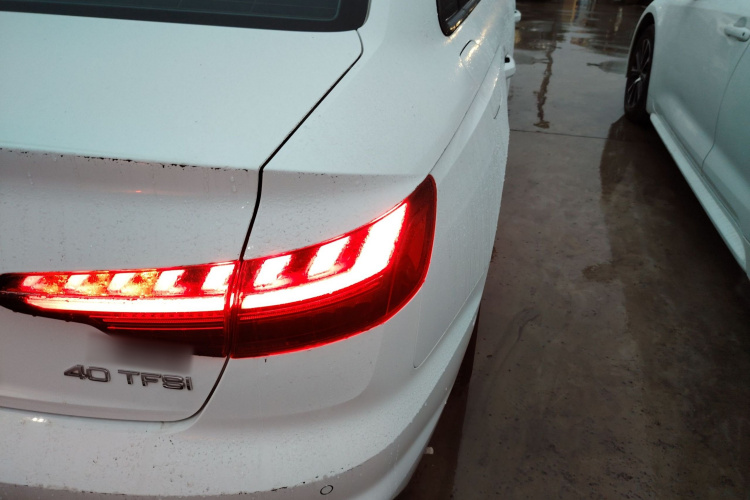 奥迪A4L 2022款 40 TFSI 豪华动感型车身外观9