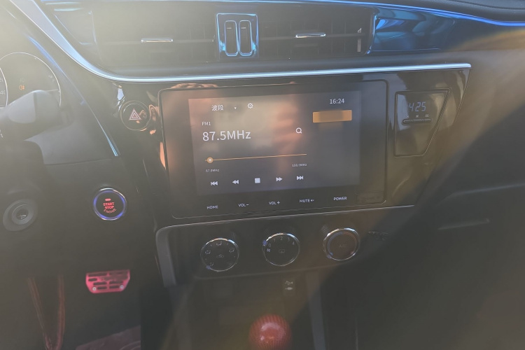 丰田 雷凌 2017款 改款 185T CVT精英版 国V局部细节16