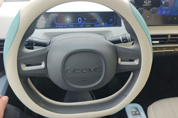 吉利银河 2024款 熊猫mini 200km 耐力熊中控内饰13