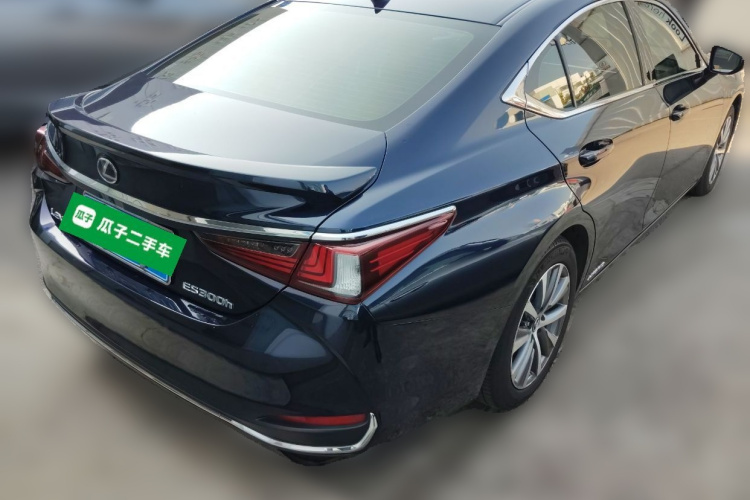 雷克萨斯ES 2020款 300h 卓越版车身外观7