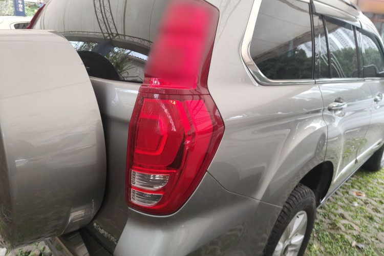 哈弗H9 2020款 2.0T 汽油四驱尊享型 5座车身外观9