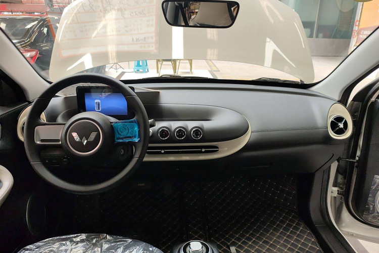 五菱汽车 五菱缤果 2024款 203km 轻享款中控内饰12