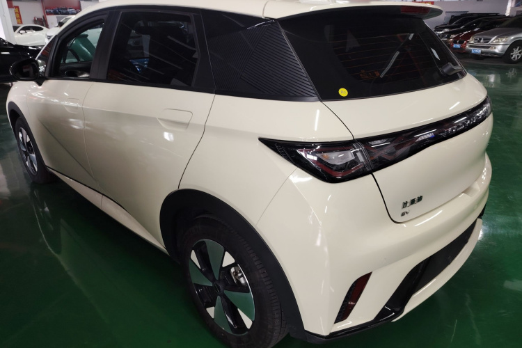 比亚迪 海豚 2023款 420km 自由版车身外观4