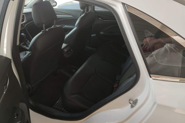 别克 英朗 2021款 改款 典范 1.5L 自动精英型中控内饰21