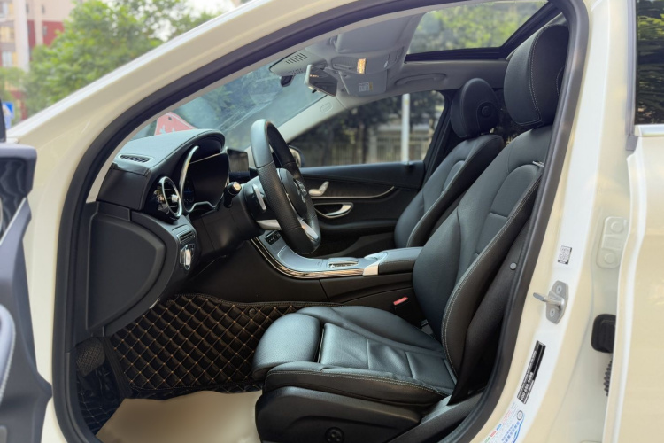 奔驰C级 2020款 C 200 L 时尚型运动版中控内饰7004