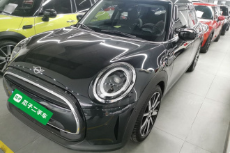 MINI 2023款 改款 1.5T COOPER 艺术家 五门版