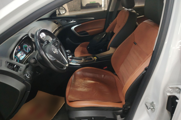 别克 君威 2015款 GS 2.0T 豪情运动版中控内饰19