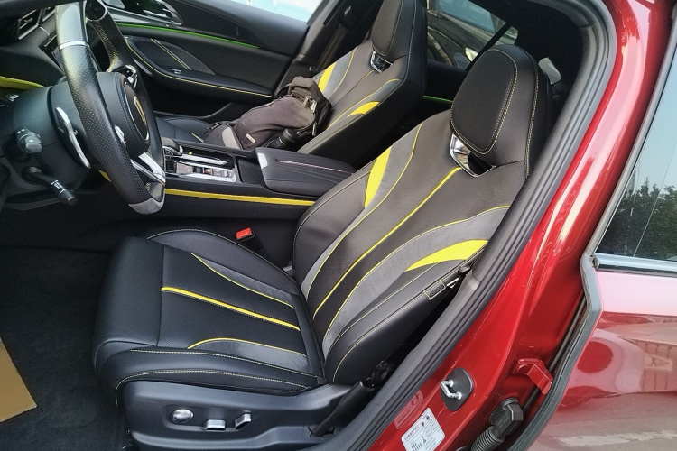 红旗H6 2023款 2.0T 致臻版局部细节19