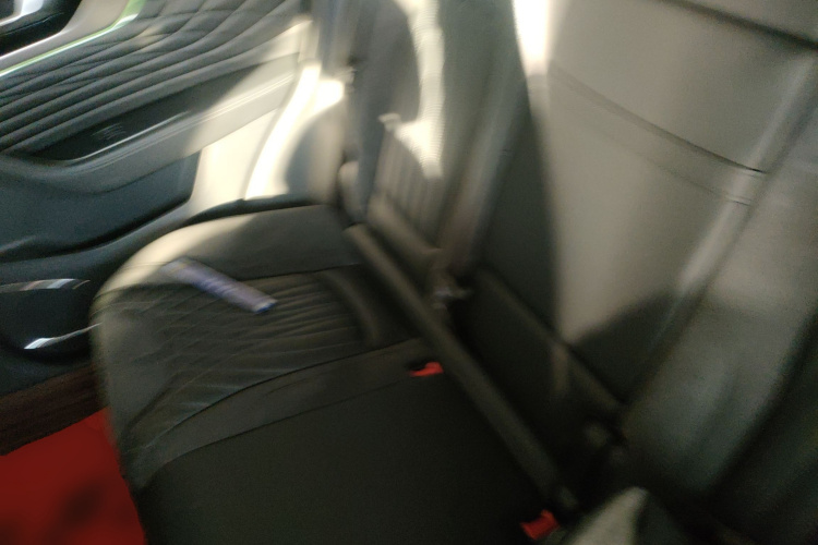 红旗HS5 2022款 改款 2.0T 智联旗享版中控内饰21