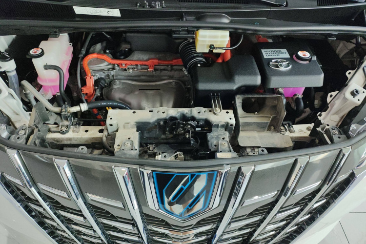 丰田 埃尔法 2021款 双擎 2.5L 尊贵版机舱底盘24