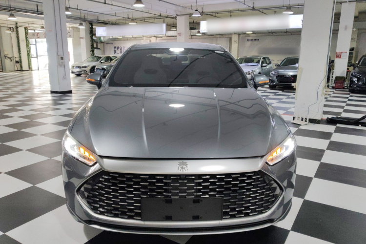 比亚迪 秦PLUS 2023款 冠军版 DM-i 55KM领先型车身外观2