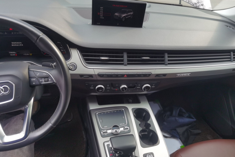 奥迪Q7 2018款 45 TFSI 技术型局部细节16