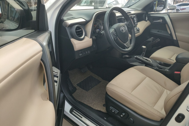 丰田 RAV4荣放 2015款 2.5L 自动四驱尊贵版中控内饰19
