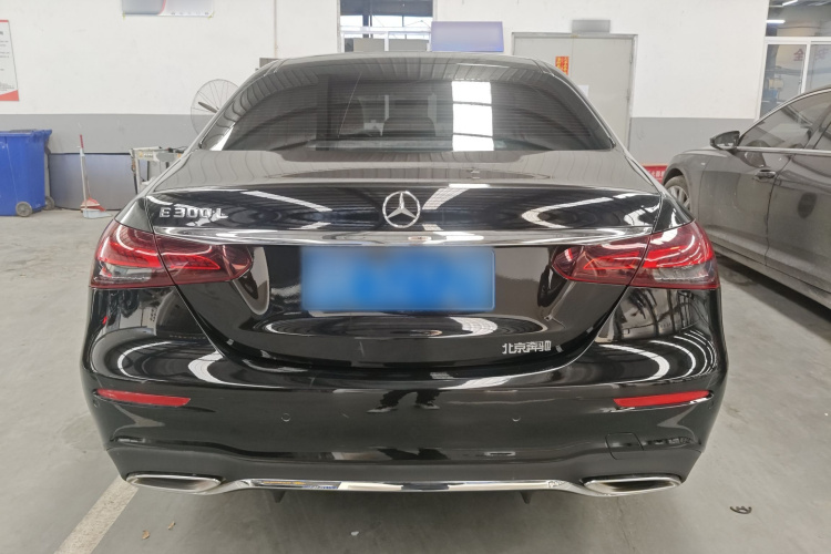 奔驰E级 2021款 改款 E 300 L 运动时尚型车身外观6