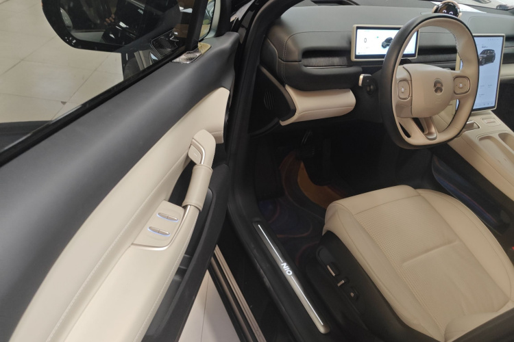 蔚来ES6 2023款 75kWh中控内饰7003