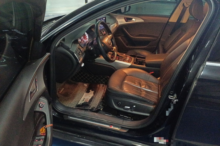 奥迪A6L 2018款 30周年年型 35 TFSI 时尚型中控内饰20