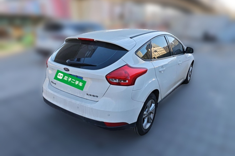 福特 福克斯 2018款 两厢经典 1.6L 自动舒适型智行版车身外观7