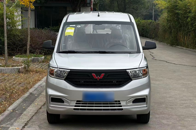 五菱汽车 五菱宏光V 2022款 1.5L劲取版电动助力LAR车身外观6001