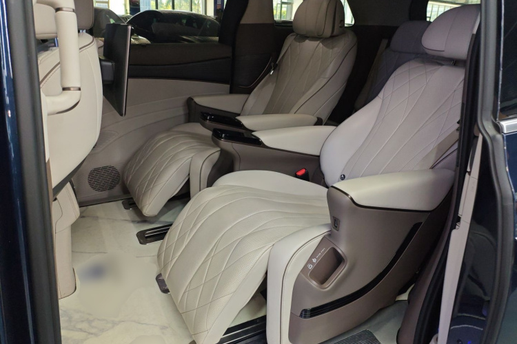 腾势D9 2022款 DM-i 970 四驱尊荣型中控内饰21