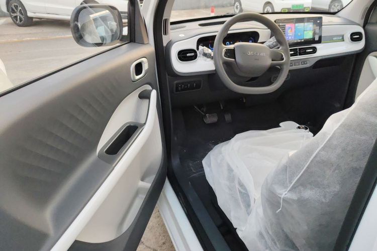 吉利银河 熊猫 2025款 210km 元气熊中控内饰20