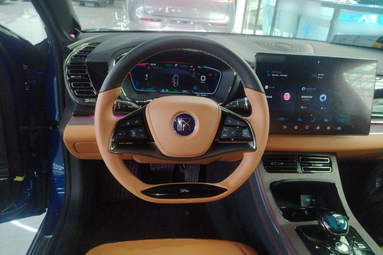 比亚迪 汉 2022款 EV 创世版 715KM前驱旗舰型中控内饰13