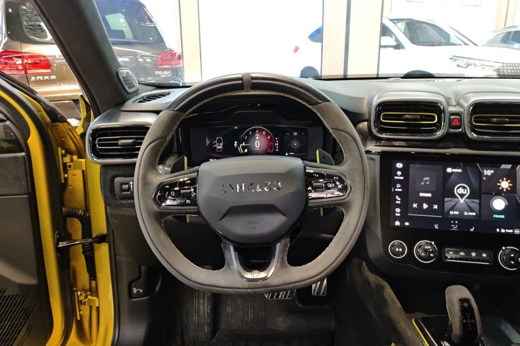 领克03 2019款 03+ 2.0TD 自动驭风版中控内饰13