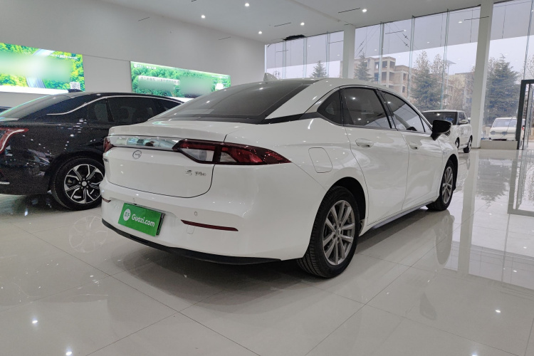 埃安 AION S 2022款 炫 580 59.4kWh车身外观7