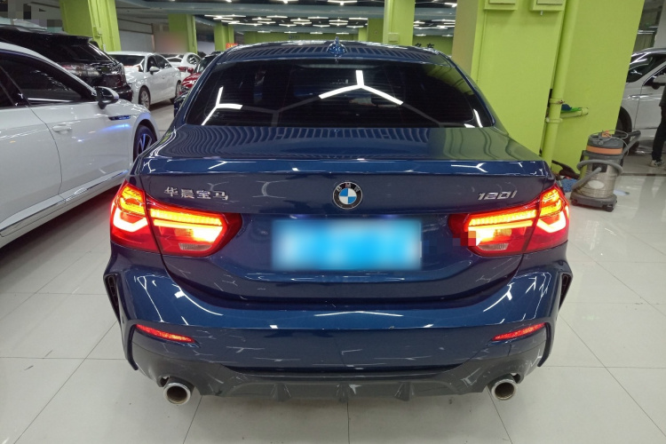 宝马1系 2021款 改款 120i M运动版车身外观6