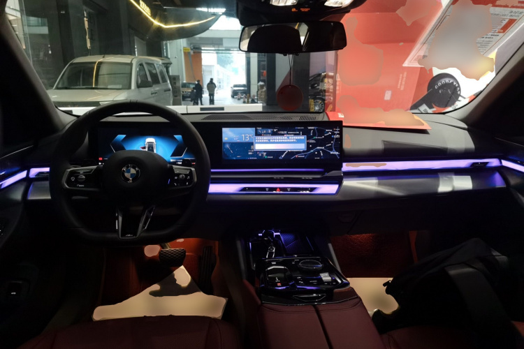 宝马5系 2025款 530Li 领先型 M运动套装中控内饰12