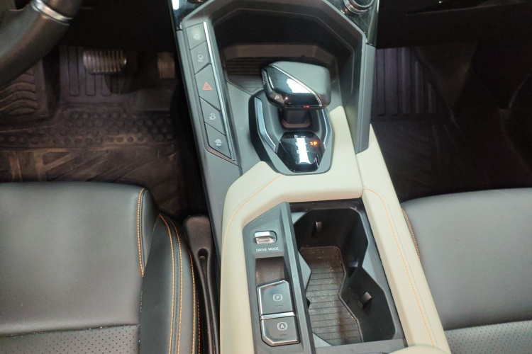 领克06 EM-P 2020款 PHEV Plus局部细节18