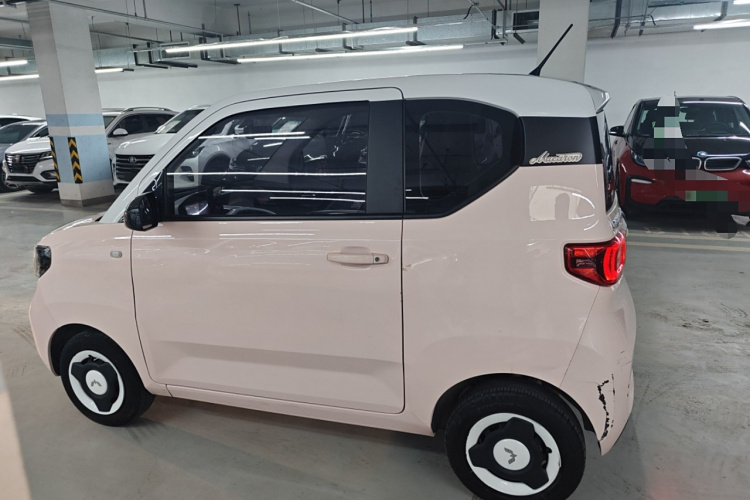 五菱汽车 宏光MINIEV 2021款 马卡龙臻享款 磷酸铁锂车身外观4