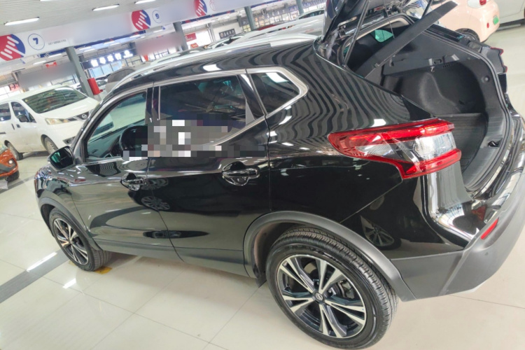 日产 逍客 2022款 2.0L CVT XV Prem豪华版车身外观4